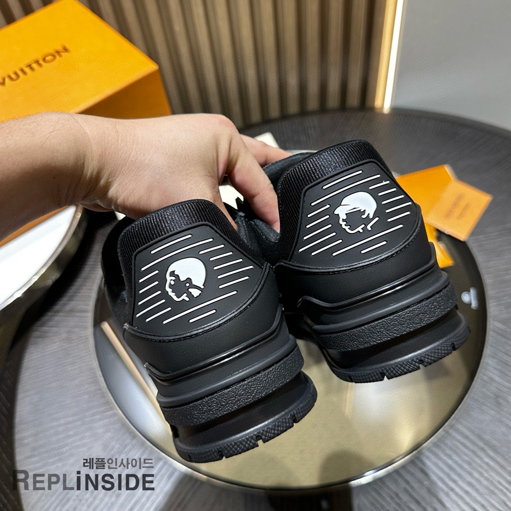 레플리카 명품 [LOUIS VUITTON] 루이비통 LV 트레이너 스니커즈 남성용 - 박스 실사