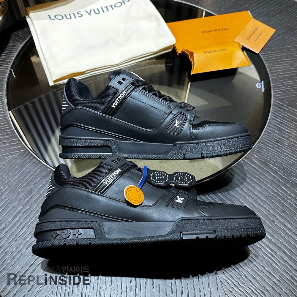레플리카 명품 [LOUIS VUITTON] 루이비통 LV 트레이너 스니커즈 남성용 - 택 실사