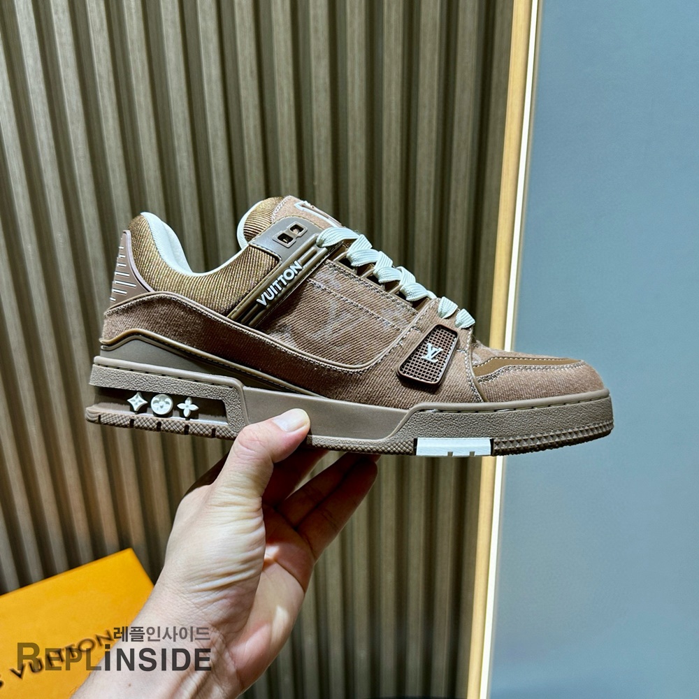 레플리카 명품 [LOUIS VUITTON] 루이비통 LV 트레이너 스니커즈 남성용 - 로고 실사