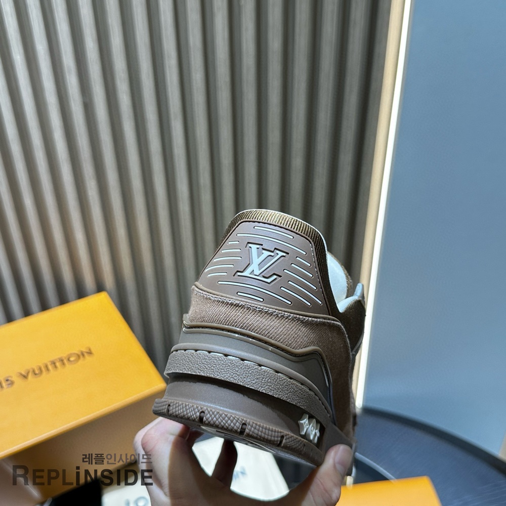 레플리카 명품 [LOUIS VUITTON] 루이비통 LV 트레이너 스니커즈 남성용 - 밑창 실사
