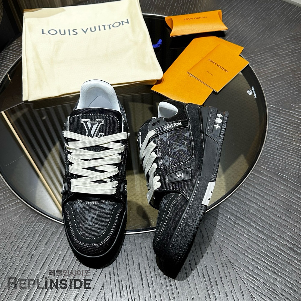 레플리카 명품 [LOUIS VUITTON] 루이비통 LV 트레이너 스니커즈 남성용 - 옆면 실사