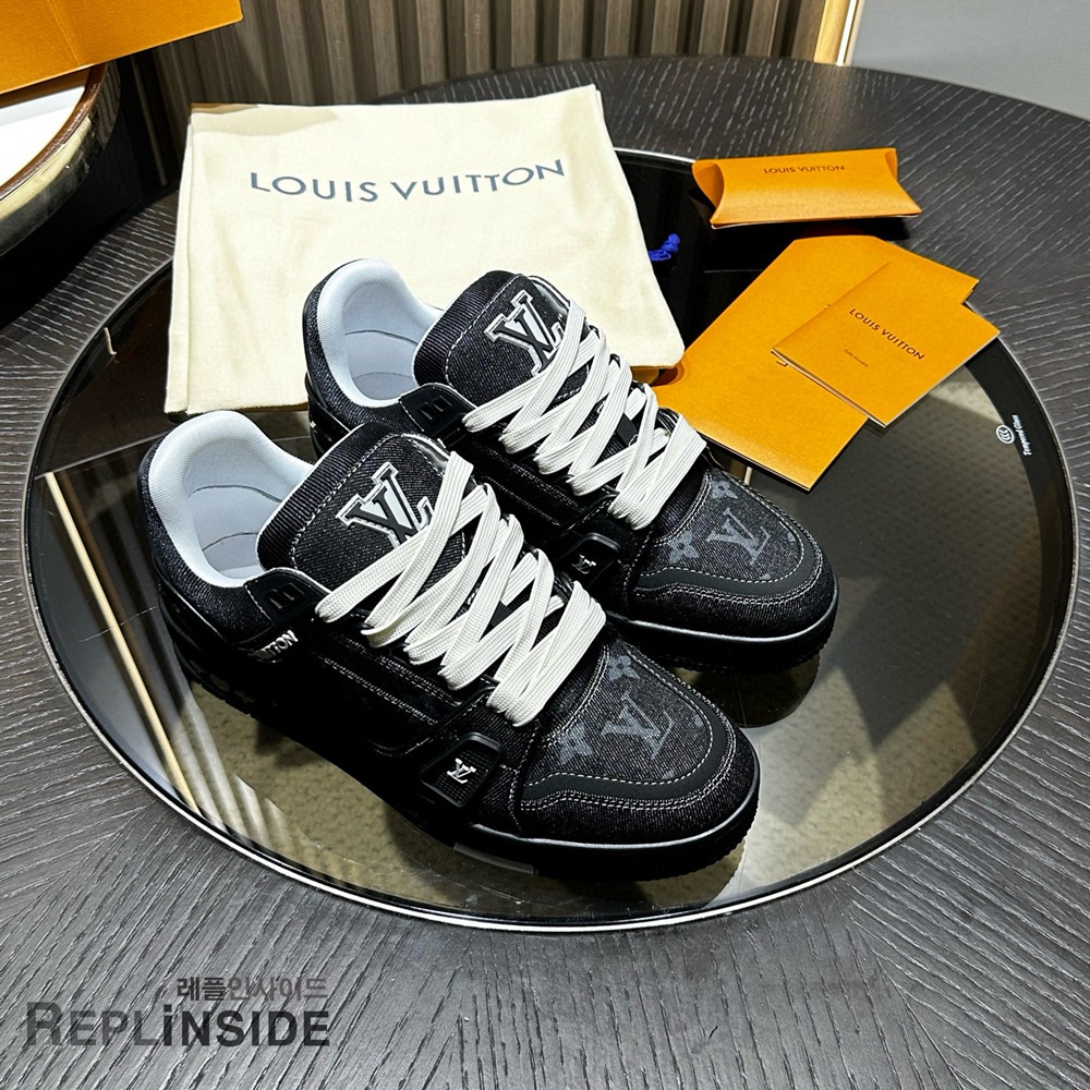 레플리카 명품 [LOUIS VUITTON] 루이비통 LV 트레이너 스니커즈 남성용 - 뒷면 실사