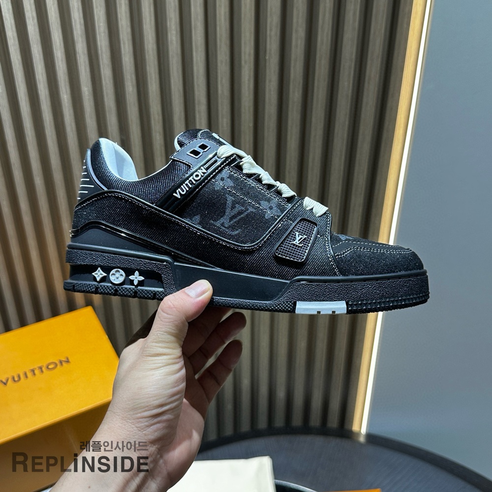 레플리카 명품 [LOUIS VUITTON] 루이비통 LV 트레이너 스니커즈 남성용 - 로고 실사