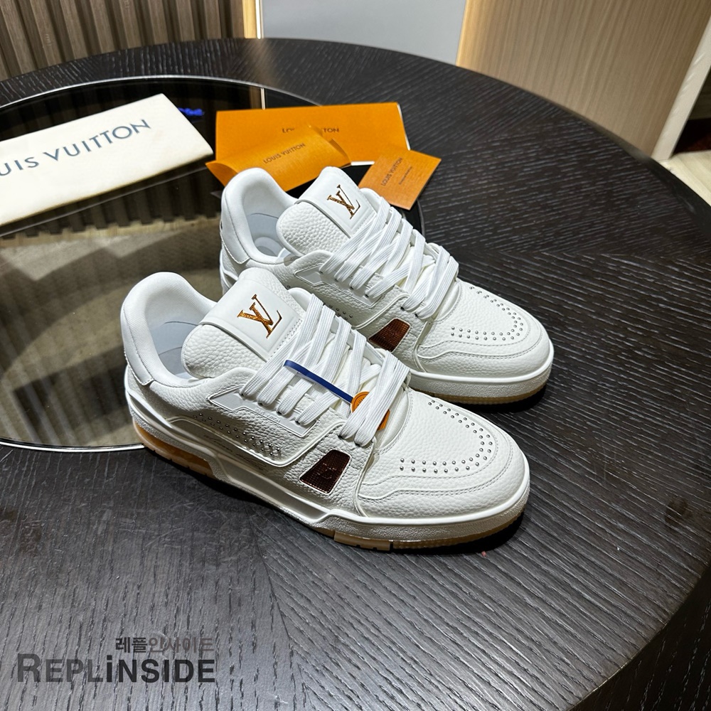 레플리카 명품 [LOUIS VUITTON] 루이비통 LV 트레이너 스니커즈 남성용 - 전체 실사