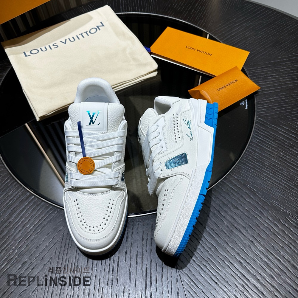 레플리카 명품 LOUIS VUITTON 루이비통 LV 트레이너 스니커즈 남성용 - 옆면 실사