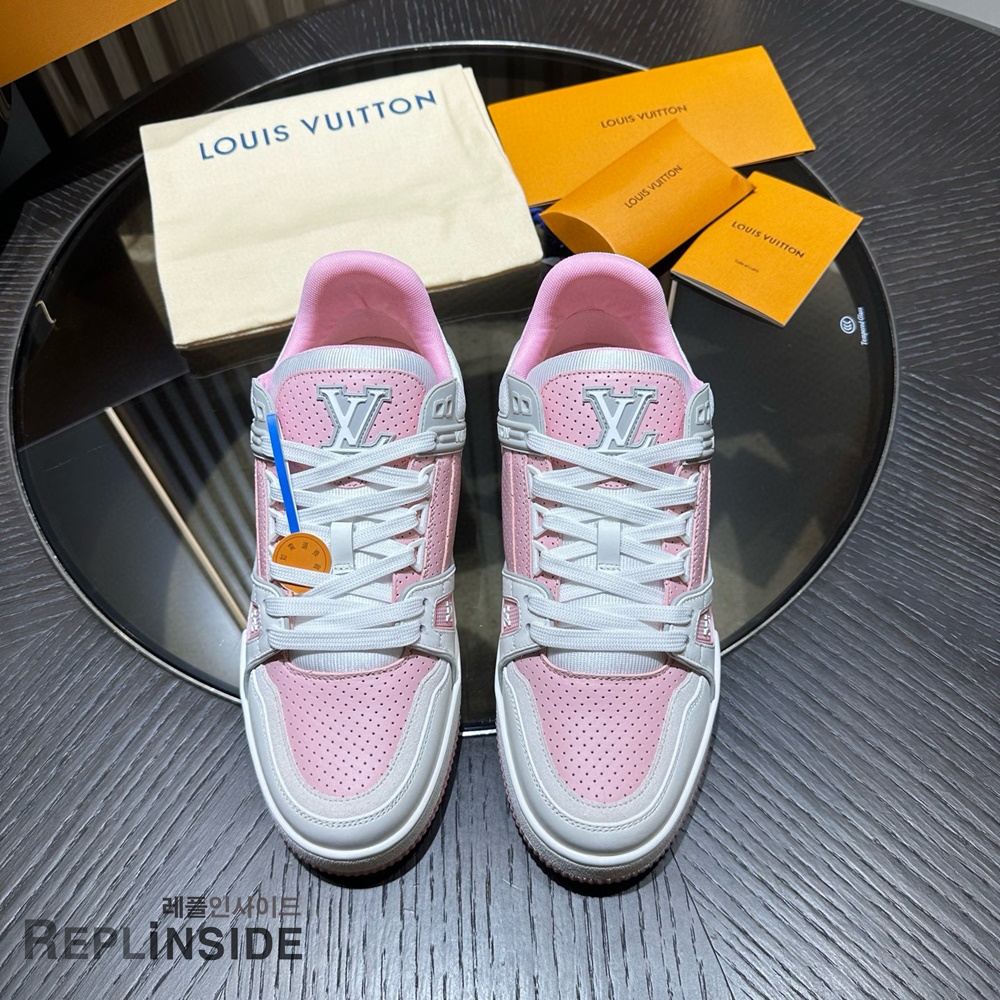 레플리카 명품 [LOUIS VUITTON] 루이비통 LV 트레이너 스니커즈 남성용 - 앞면 실사