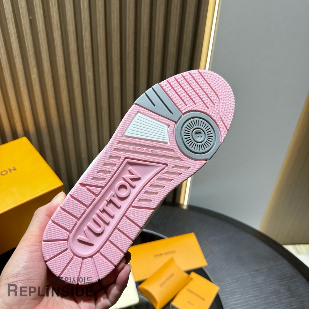 레플리카 명품 [LOUIS VUITTON] 루이비통 LV 트레이너 스니커즈 남성용 - 박스 실사