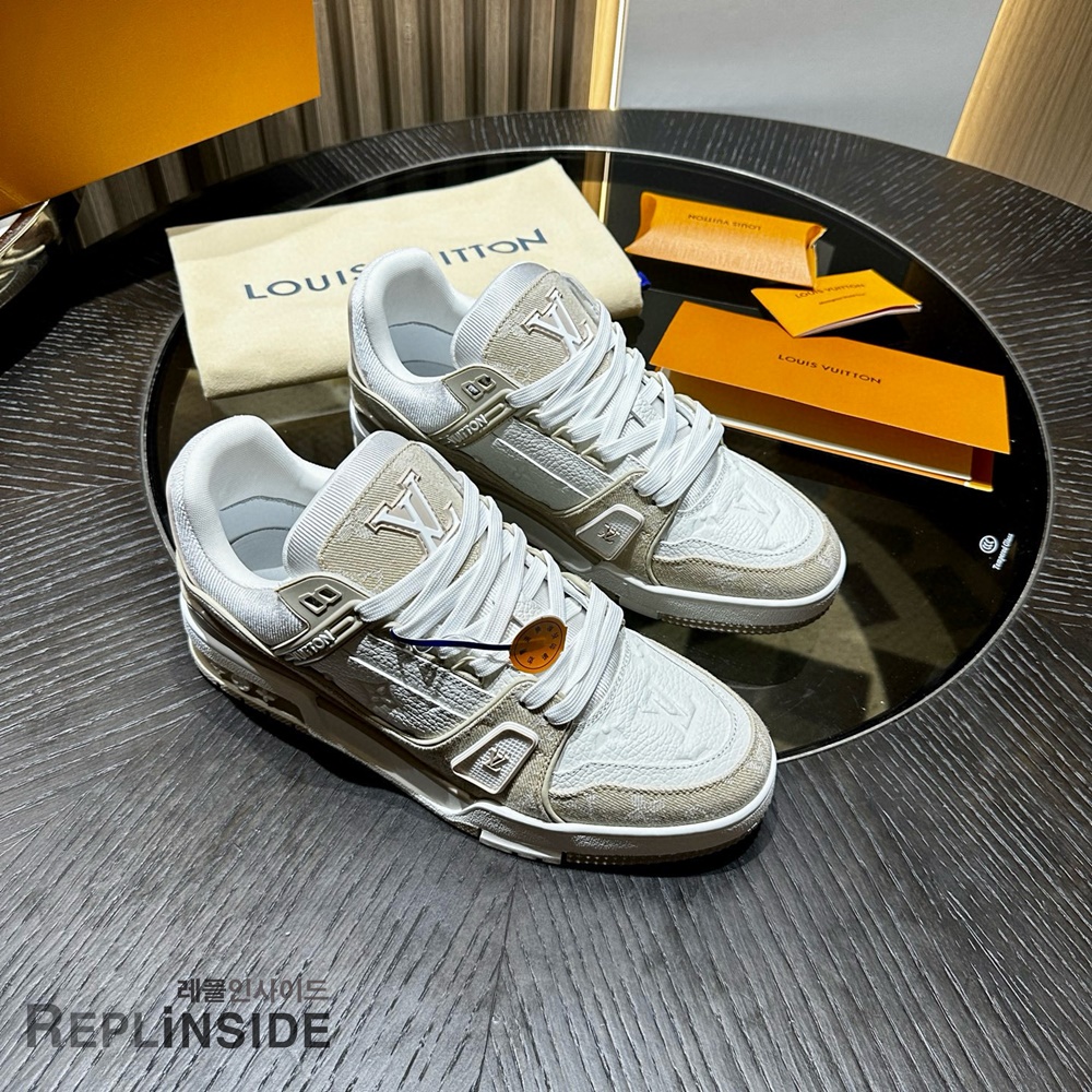 레플리카 명품 [LOUIS VUITTON] 루이비통 LV 트레이너 스니커즈 남성용 - 뒷면 실사