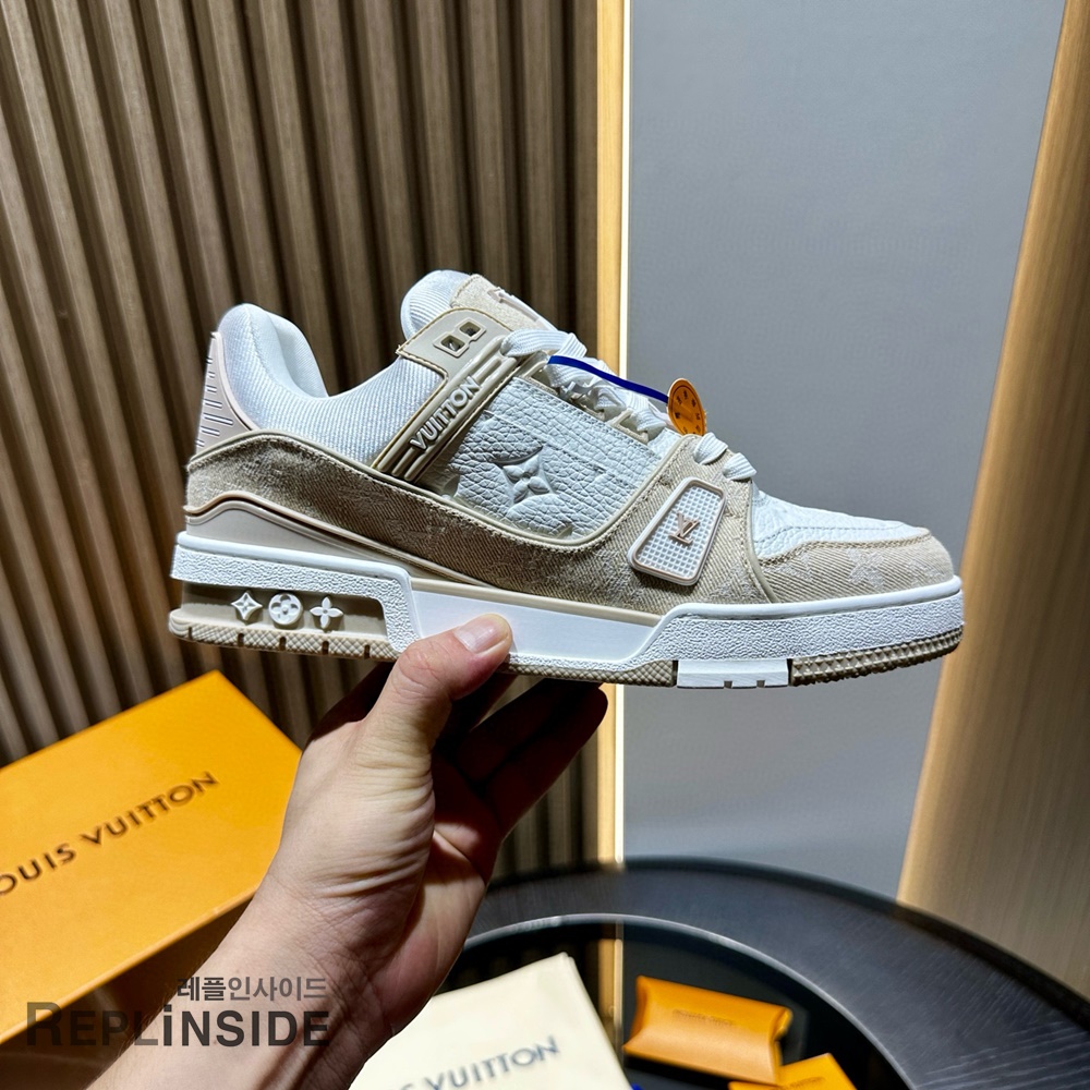 레플리카 명품 [LOUIS VUITTON] 루이비통 LV 트레이너 스니커즈 남성용 - 로고 실사