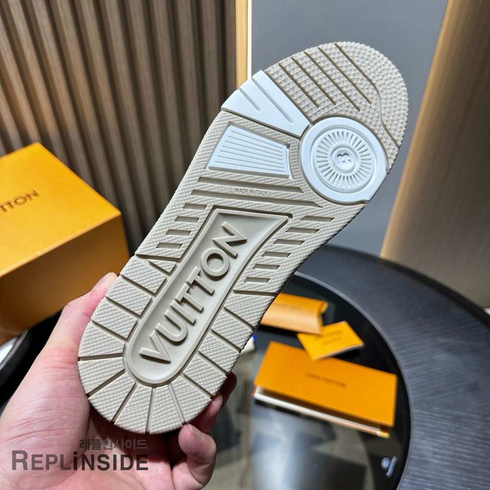 레플리카 명품 [LOUIS VUITTON] 루이비통 LV 트레이너 스니커즈 남성용 - 박스 실사