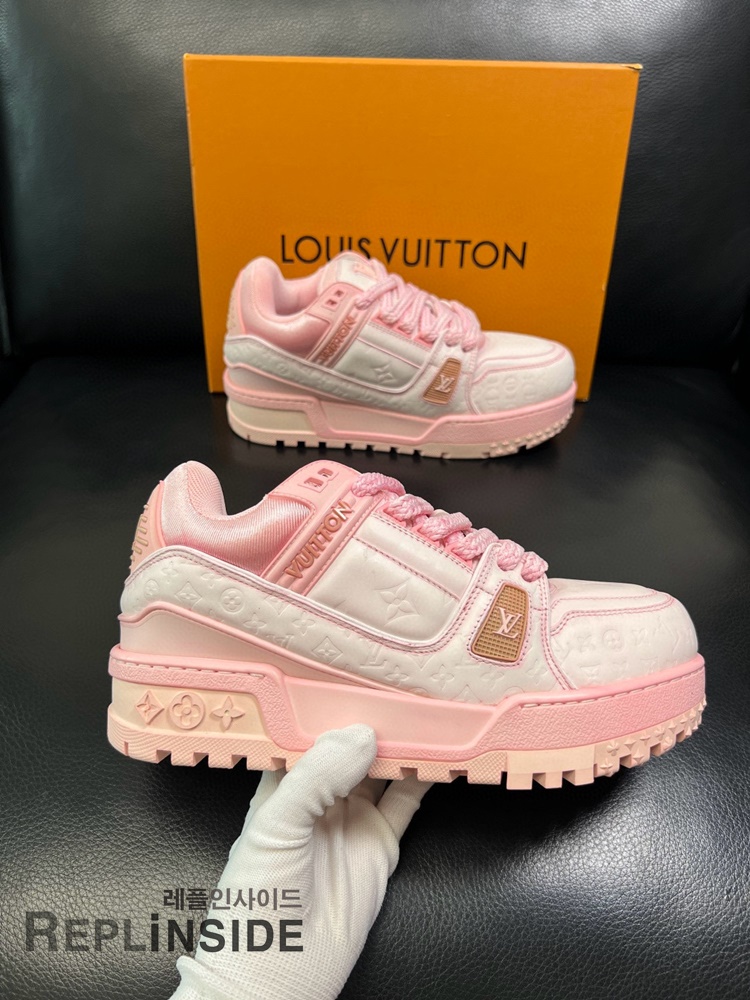 레플리카 명품 [LOUIS VUITTON] 루이비통 LV 트레이너 맥시 스니커즈 남녀공용 - 로고 실사