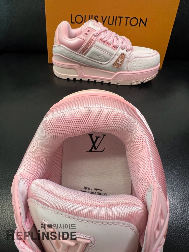 레플리카 명품 [LOUIS VUITTON] 루이비통 LV 트레이너 맥시 스니커즈 남녀공용 - 박스 실사