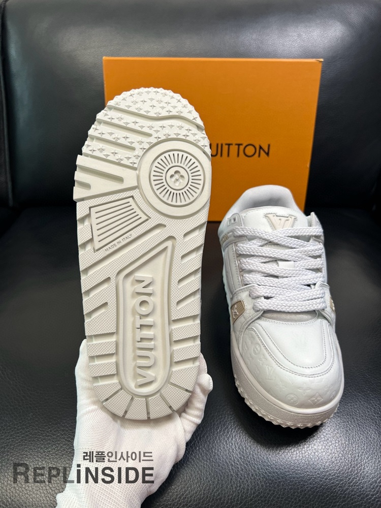 레플리카 명품 [LOUIS VUITTON] 루이비통 LV 트레이너 맥시 스니커즈 남녀공용 - 전체 실사
