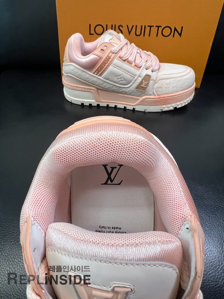 레플리카 명품 [LOUIS VUITTON] 루이비통 LV 트레이너 맥시 스니커즈 남녀공용 - 박스 실사