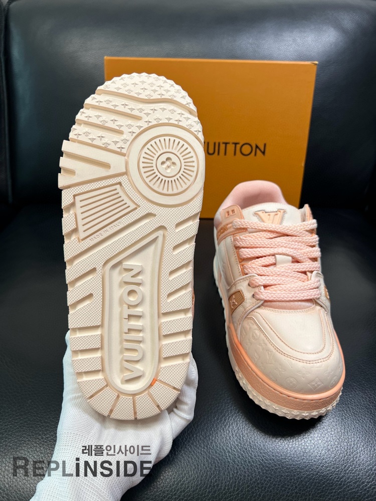 레플리카 명품 [LOUIS VUITTON] 루이비통 LV 트레이너 맥시 스니커즈 남녀공용 - 전체 실사