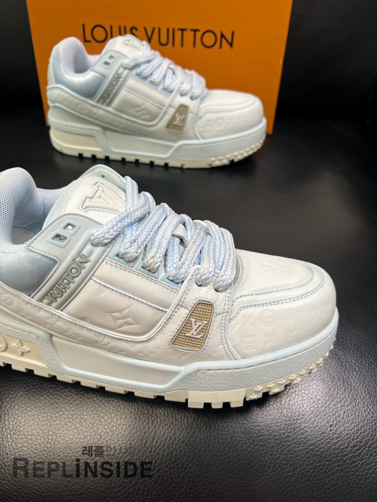 레플리카 명품 [LOUIS VUITTON] 루이비통 LV 트레이너 맥시 스니커즈 남녀공용 - 밑창 실사