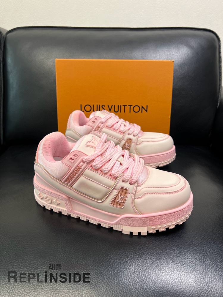 레플리카 명품 [LOUIS VUITTON] 루이비통 LV 트레이너 맥시 스니커즈 남녀공용 - 앞면 실사