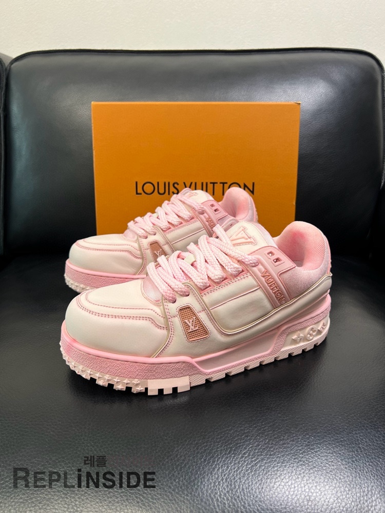 레플리카 명품 [LOUIS VUITTON] 루이비통 LV 트레이너 맥시 스니커즈 남녀공용 - 옆면 실사