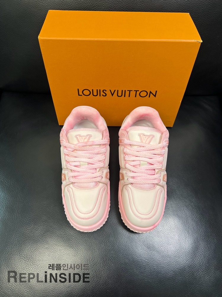 레플리카 명품 [LOUIS VUITTON] 루이비통 LV 트레이너 맥시 스니커즈 남녀공용 - 뒷면 실사