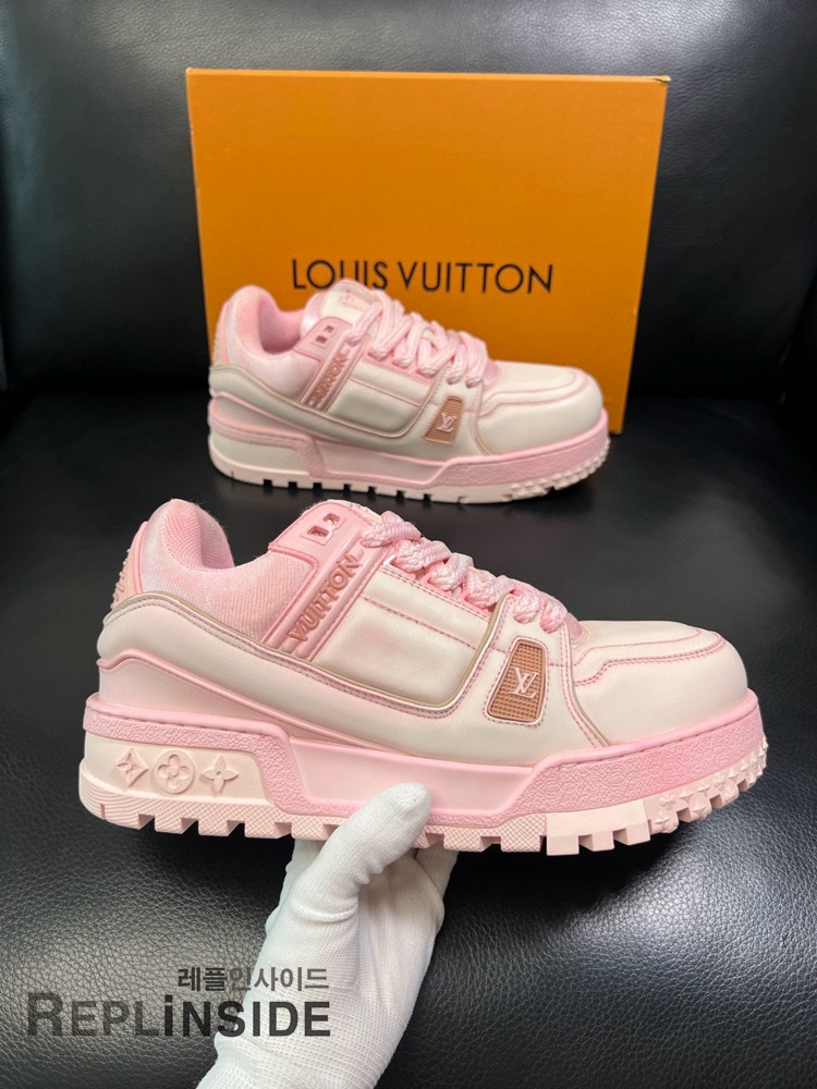 레플리카 명품 [LOUIS VUITTON] 루이비통 LV 트레이너 맥시 스니커즈 남녀공용 - 로고 실사