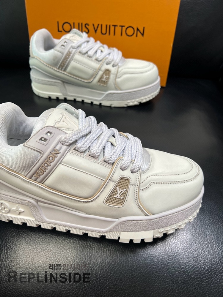 레플리카 명품 [LOUIS VUITTON] 루이비통 LV 트레이너 맥시 스니커즈 남녀공용 - 밑창 실사