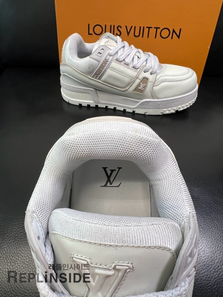 레플리카 명품 [LOUIS VUITTON] 루이비통 LV 트레이너 맥시 스니커즈 남녀공용 - 박스 실사