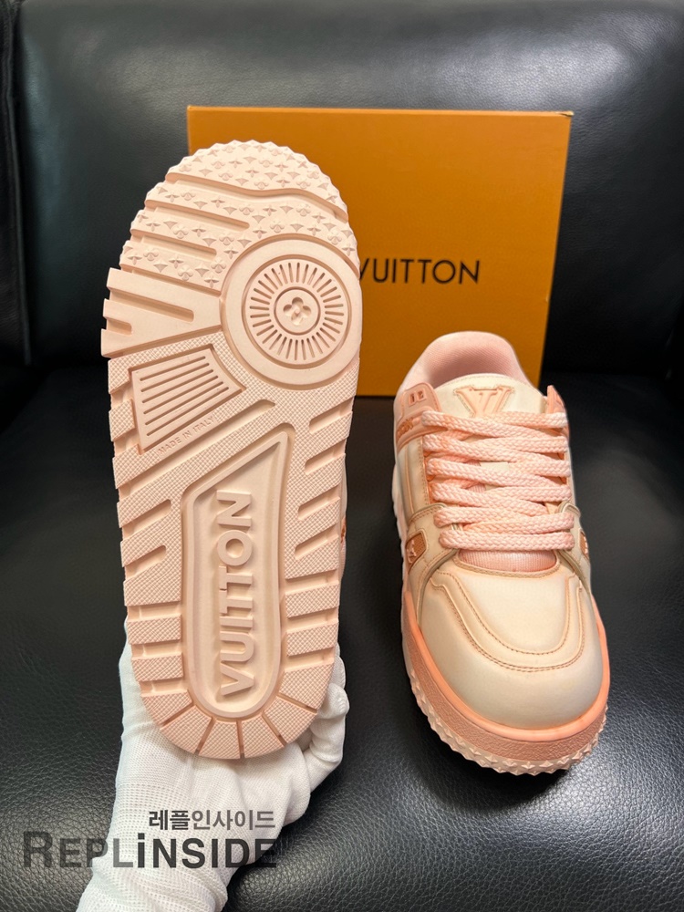레플리카 명품 [LOUIS VUITTON] 루이비통 LV 트레이너 맥시 스니커즈 남녀공용 - 전체 실사