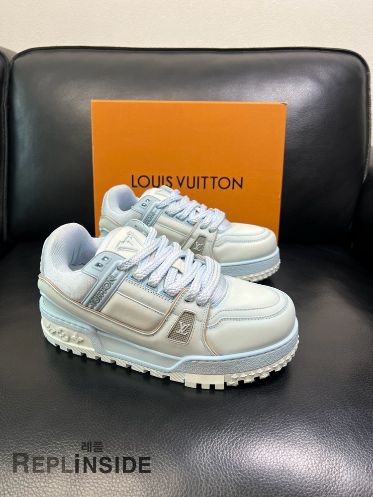 레플리카 명품 [LOUIS VUITTON] 루이비통 LV 트레이너 맥시 스니커즈 남녀공용 - 앞면 실사