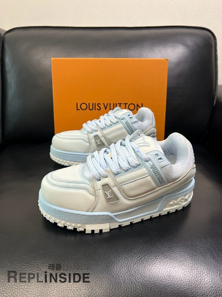 레플리카 명품 [LOUIS VUITTON] 루이비통 LV 트레이너 맥시 스니커즈 남녀공용 - 옆면 실사