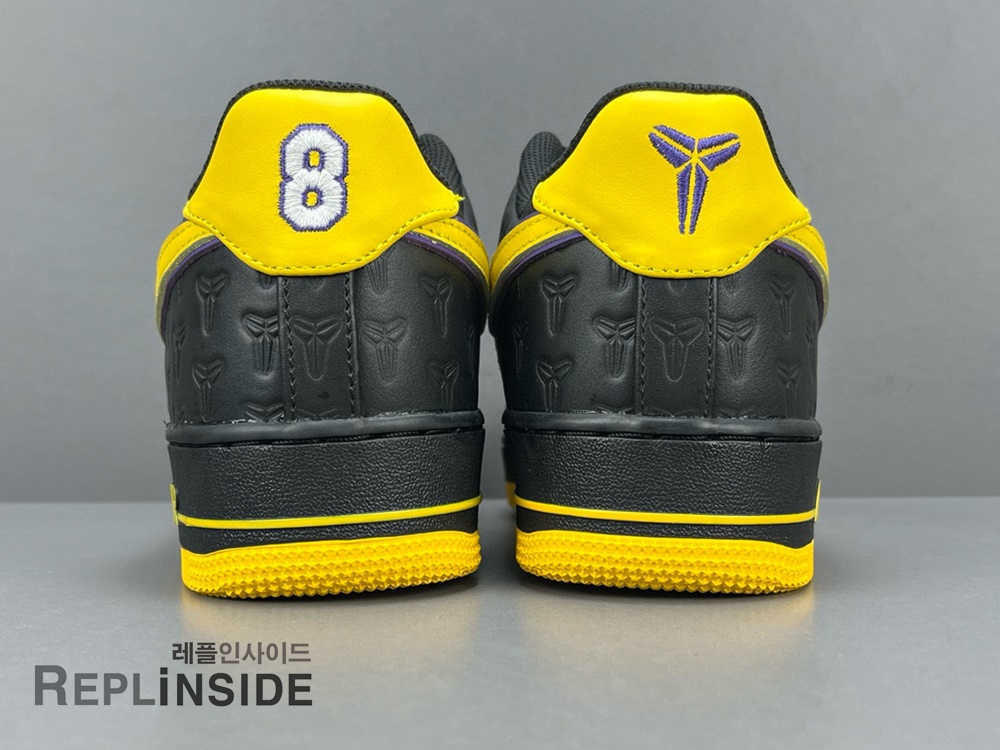 나이키 코비 x 에어포스1 로우 QS 블랙 바시티 메이즈 HV5122-001, 레플리카스니커즈, 레플리카운동화, 레플리카스캇, AF1, 남성스니커즈, 실사, 착샷, 인기스니커즈, 리셀, 리뷰