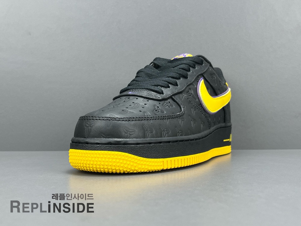 나이키 x 코비 AF1 로우 QS 블랙 바시티 메이즈 HV5122-001, 레플리카스캇, 레플리카스니커즈, 레플리카운동화, 에어포스1, 남성스니커즈, 실사, 착샷, 인기스니커즈, 리셀, 리뷰