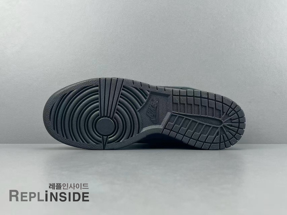 나이키 x 슈프림 SB 덩크 로우 블랙 HQ8487-001 인솔 디테일, 나이키 SB, 슈프림, 덩크로우, 나이키레플리카, 실물컷