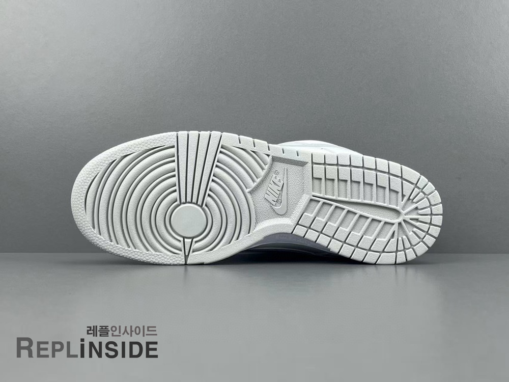 나이키 x 슈프림 SB 덩크 로우 화이트 HQ8487-10 인솔 디테일, 나이키 SB, 슈프림, 덩크로우, 나이키레플리카, 실물컷