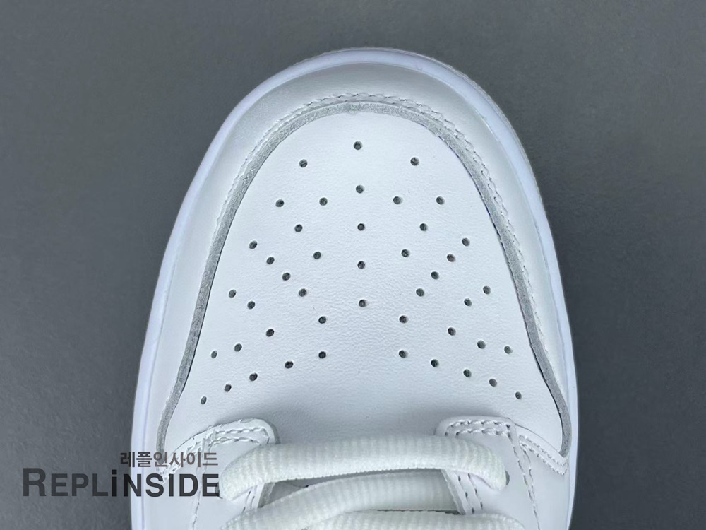 나이키 x 슈프림 SB 덩크 로우 화이트 HQ8487-10 상단컷, 나이키 SB, 슈프림, 덩크로우, 레플인사이드, 스트릿룩