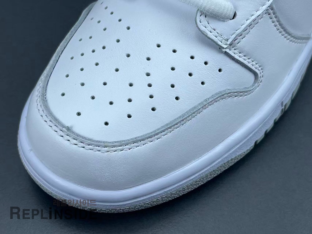 나이키 x 슈프림 SB 덩크 로우 화이트 HQ8487-10 후면컷, 나이키 SB, 슈프림, 덩크로우, 레플리카운동화, 고퀄리티 스니커즈