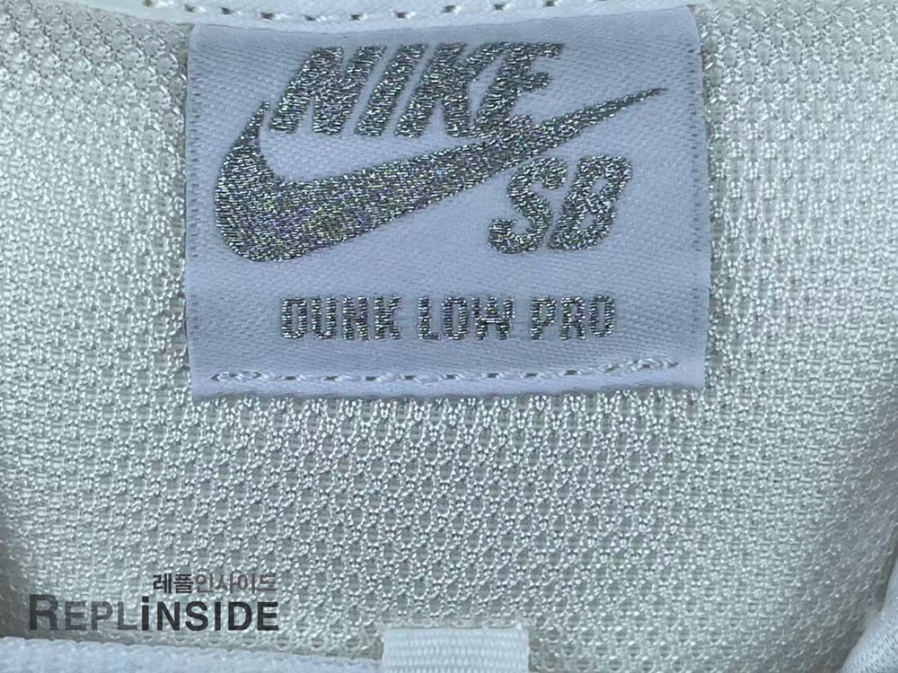 나이키 x 슈프림 SB 덩크 로우 화이트 HQ8487-10 상단 디테일, 나이키 SB, 슈프림, 덩크로우, 레플리카운동화, 실물컷