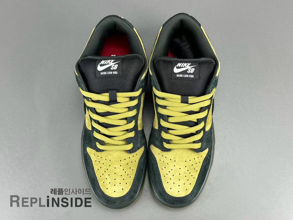 나이키 x 슈프림 덩크 로우 캠퍼 그린 HQ8487-300, 레플리카스니커즈, 레플리카신발, SB 덩크, 실사, 착샷, 남성스니커즈, 인기, 리셀, 구매, 리뷰