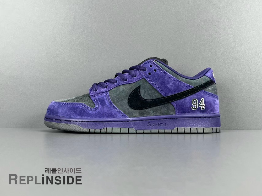 나이키 x 슈프림 SB 덩크 로우 잉크 HQ8487-500, 레플리카스캇, 레플리카운동화, 레플리카스니커즈, SB덩크, 실사, 착샷, 남성스니커즈, 인기, 리셀, 구매, 리뷰