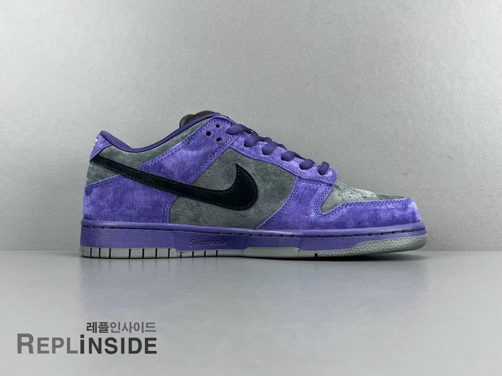 Nike x Supreme SB Dunk Low 잉크 HQ8487-500, 레플리카스니커즈, 레플리카신발, 덩크로우, 실사, 착샷, 남성스니커즈, 인기, 리셀, 구매, 리뷰