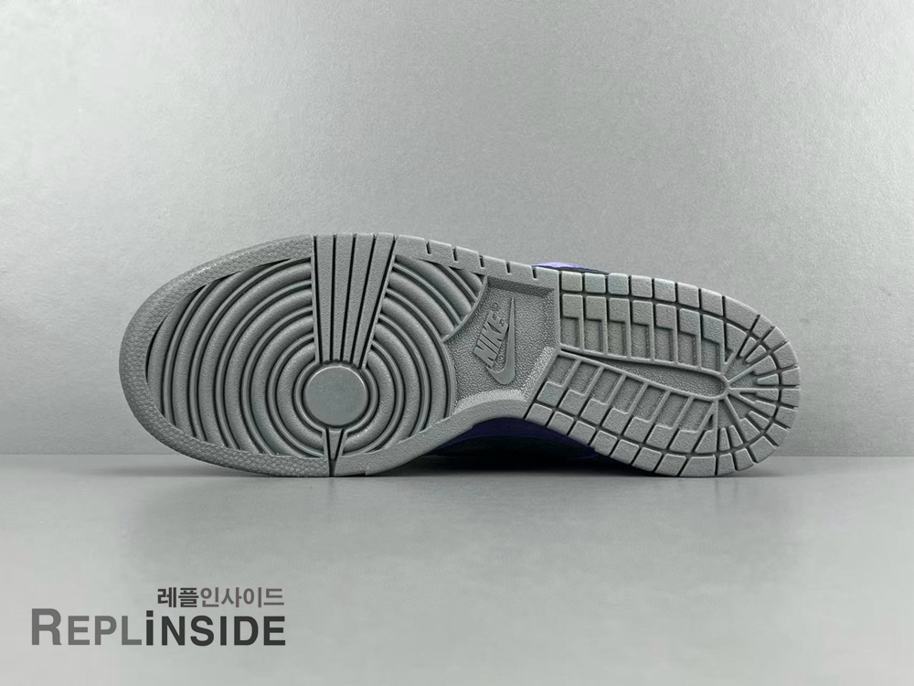 나이키 x 슈프림 SB 덩크 로우 잉크 HQ8487-500, 레플리카스캇, 레플리카운동화, 덩크로우, 실사, 착샷, 남성스니커즈, 인기, 리셀, 구매, 리뷰