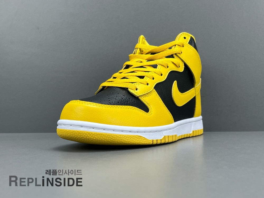 나이키 우탱 클랜 덩크 하이 블랙 앤 폴른 HJ4320-001, 레플리카스캇, 레플리카스니커즈, 레플리카운동화, 덩크, 남성스니커즈, 실사, 착샷, 인기스니커즈, 리셀, 구매, 리뷰