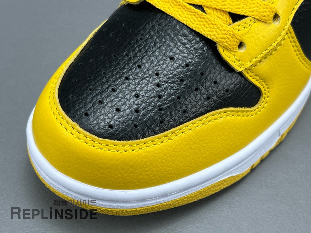 나이키 덩크 우탱 클랜 하이 블랙 앤 폴른 HJ4320-001, 레플리카스캇, 레플리카스니커즈, 레플리카운동화, 덩크, 남성스니커즈, 실사, 착샷, 인기스니커즈, 리셀, 리뷰