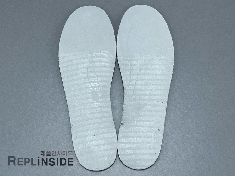 나이키 우탱 클랜 덩크 하이 블랙 앤 폴른 HJ4320-001, 레플리카스캇, 레플리카스니커즈, 레플리카운동화, 덩크, 남성스니커즈, 실사, 착샷, 인기스니커즈, 리셀, 구매, 리뷰