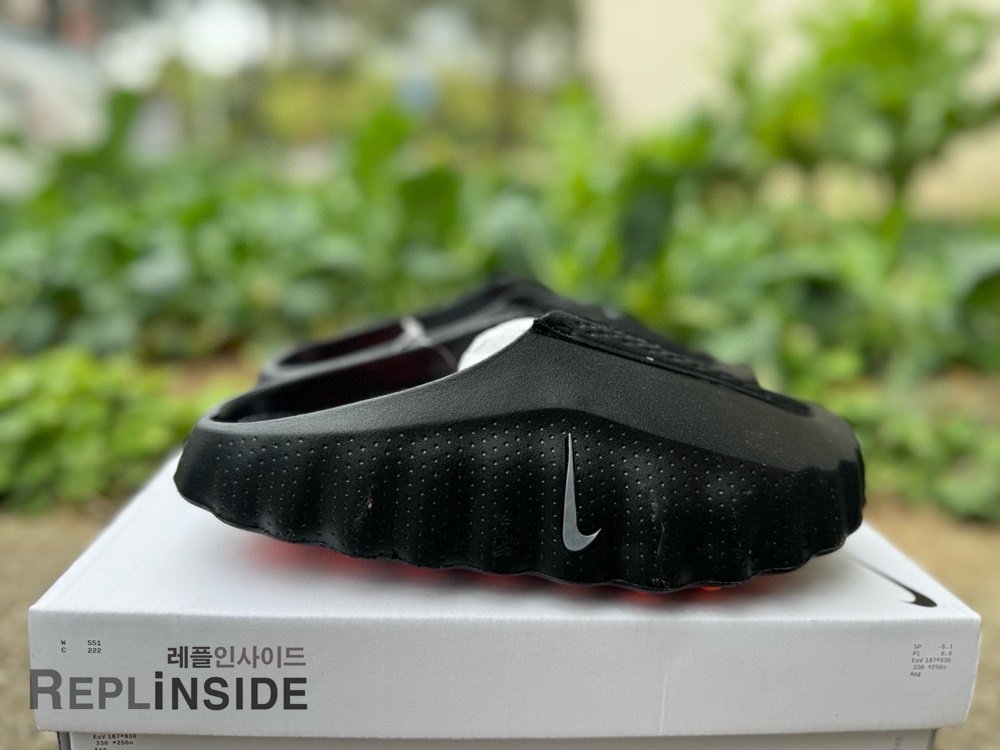 레플리카 명품 [NIKE] 나이키 마인드 001 블랙 하이퍼 크림슨 HQ4309-001 남녀공용 - 옆면 실사