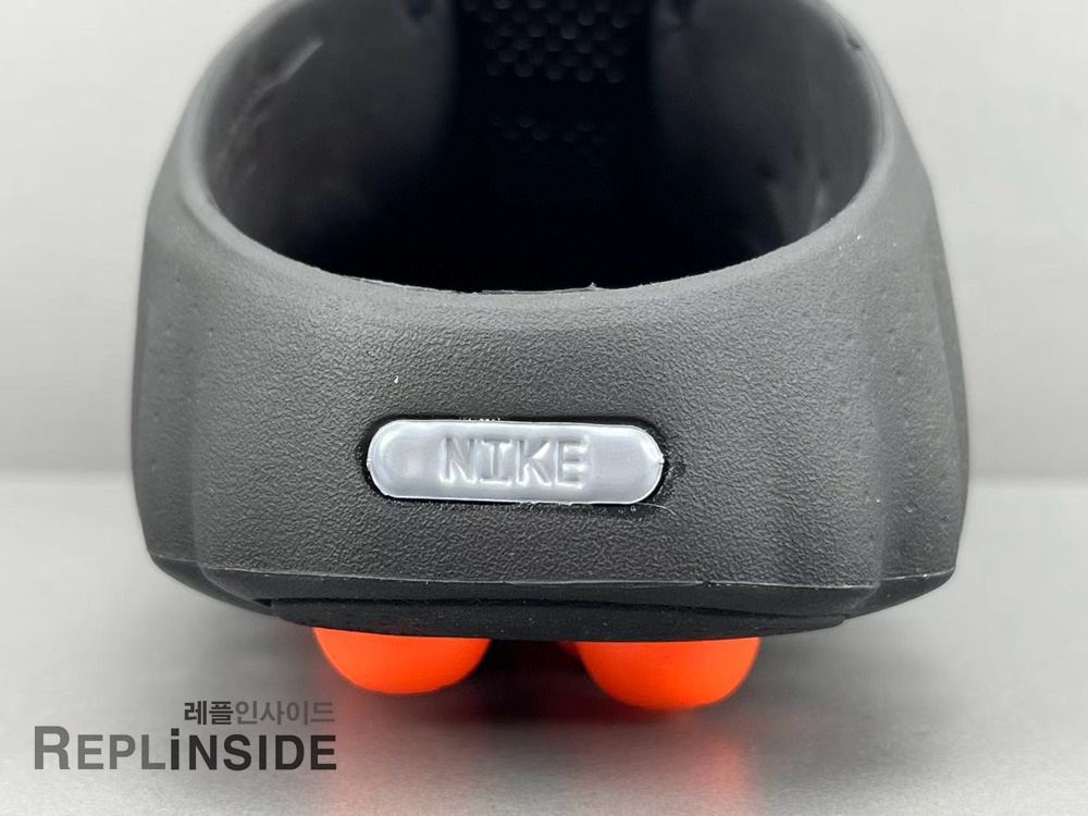 레플리카 명품 [NIKE] 나이키 마인드 001 블랙 하이퍼 크림슨 HQ4309-001 남녀공용 - 라벨 실사