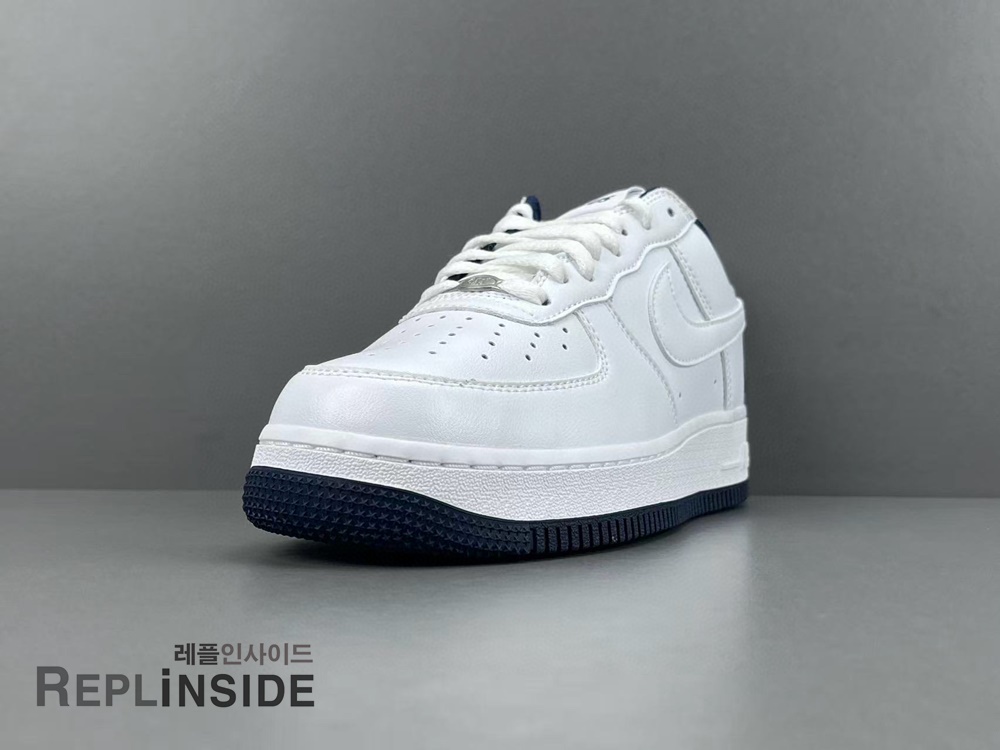 레플리카 명품 [NIKE] 나이키 x 릴 야티 에어포스 1 로우 화이트 앤 미드나잇 네이비 IB5720-100 남성용 - 인솔 실사