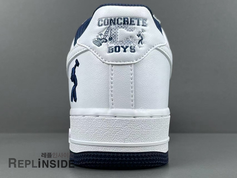 레플리카 명품 [NIKE] 나이키 x 릴 야티 에어포스 1 로우 화이트 앤 미드나잇 네이비 IB5720-100 남성용 - 라벨 실사