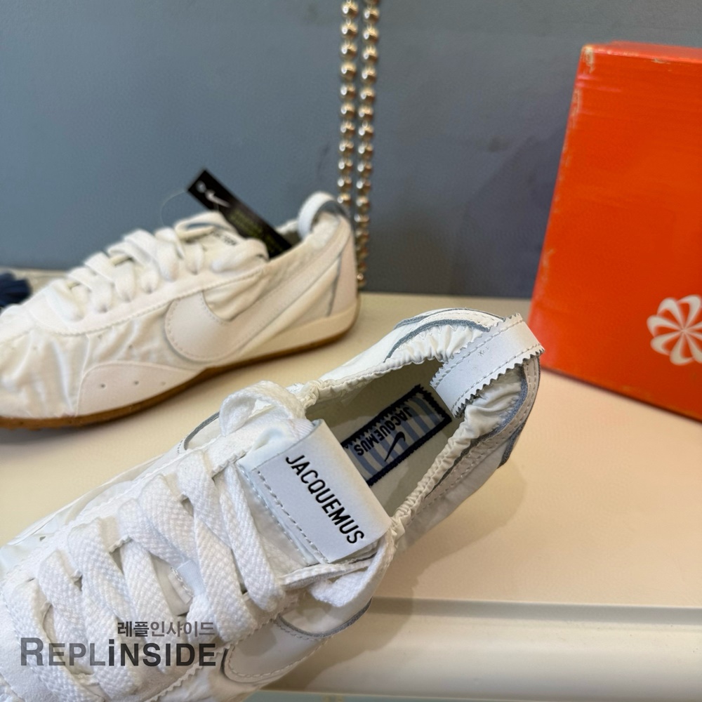 레플리카 명품 [NIKE] 나이키 x 자크뮈스 문 슈 SP 소프트 펄 세일 HV8547-002 남녀공용 - 박스 실사