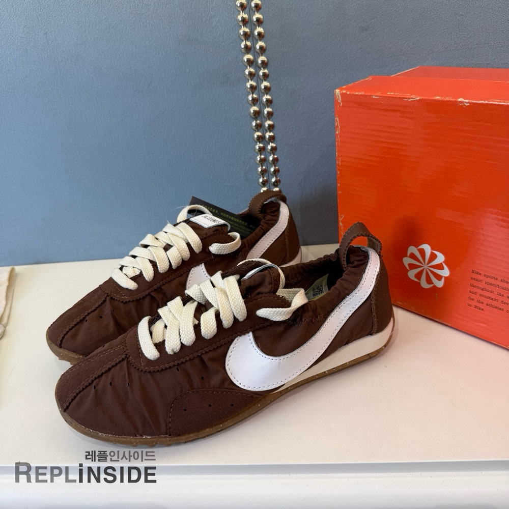 레플리카 명품 [NIKE] 나이키 x 자크뮈스 문 슈 SP 파우나 브라운 캐시미어 HV8547-200 남녀공용 - 옆면 실사