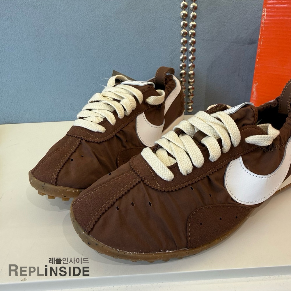 레플리카 명품 [NIKE] 나이키 x 자크뮈스 문 슈 SP 파우나 브라운 캐시미어 HV8547-200 남녀공용 - 로고 실사